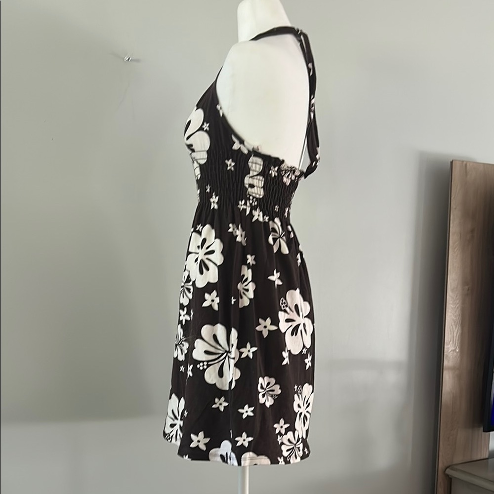 Ocean Drive Black and White Floral Midi Dress - Picture 5 of 7